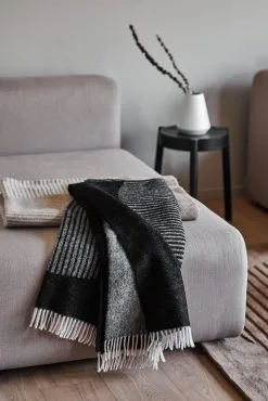 NJRD Circles Wollen Plaid 130x185 Cm -Kussens winkel 504262 01 20 EnvironmentImage 8fd8fc88b4