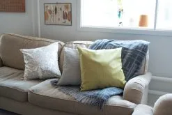 Almedahls Granatäpple Kussenhoes 50x50 Cm -Kussens winkel 515797 01 5 EnvironmentImage 73a2e835b9