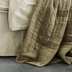 ByNORD Magnhild Gewatteerd Bedsprei 160x280 Cm 9 ByNORD Magnhild Gewatteerd Bedsprei 160x280 Cm -Kussens winkel 571974 01 11 EnvironmentImage f5a6a4e901